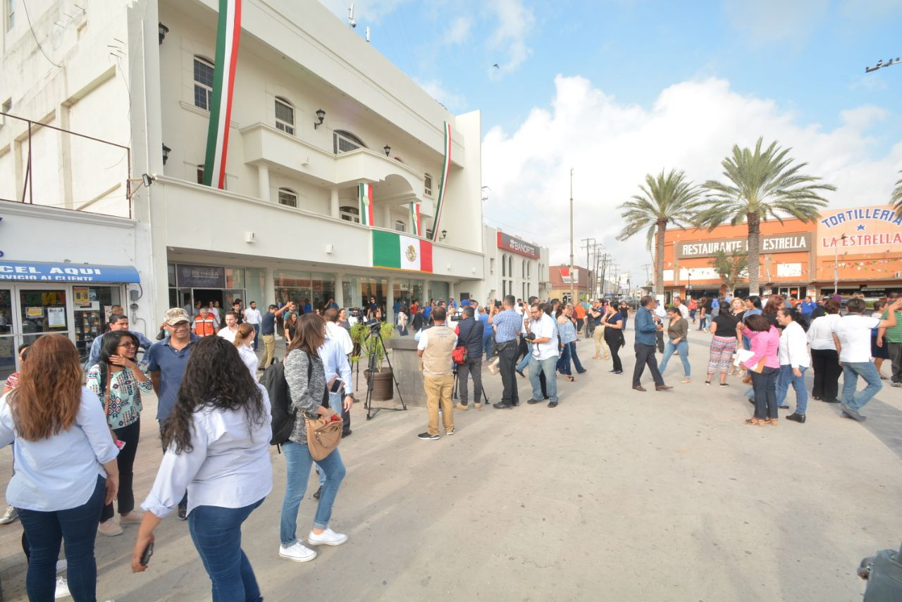 Simulacro de emergencia es llevado a cabo en Presidencia Municipal