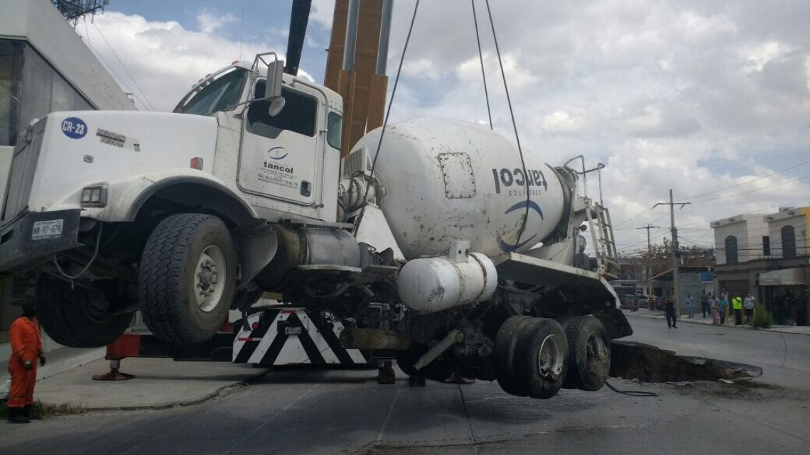 Drenaje colapsado tenia más de 40 años de antigüedad: Comapa