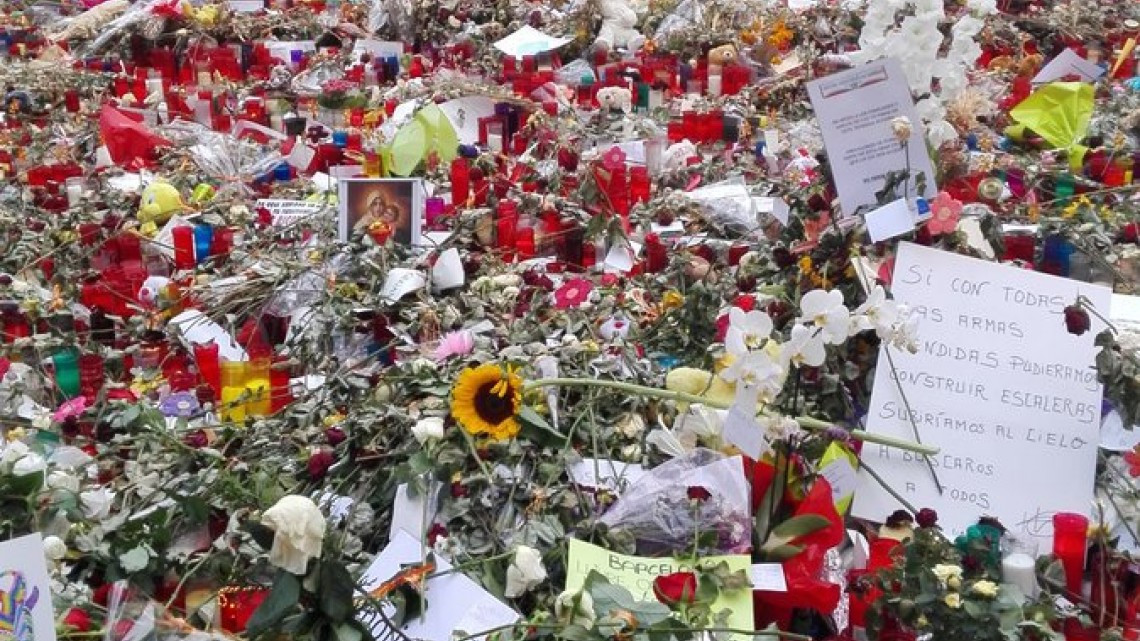 Barcelona retira los altares de Las Ramblas