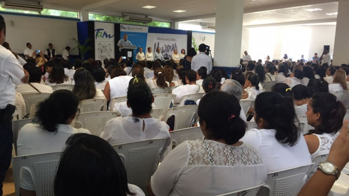 Llevan acabo el programa "Mujeres sostenibles"