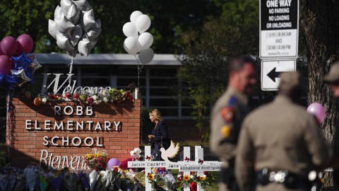 Suspenden al jefe de la policía de Uvalde tras ataque en escuela primaria Robb