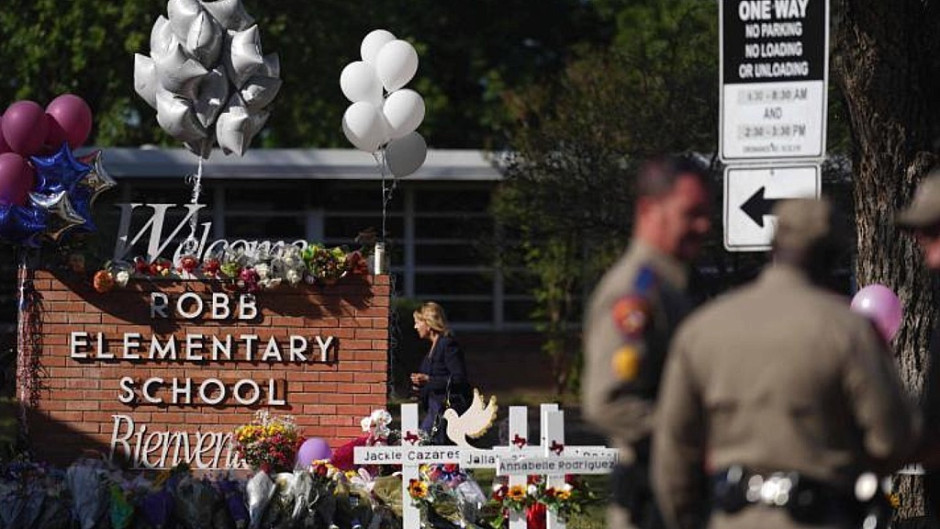 Suspenden al jefe de la policía de Uvalde tras ataque en escuela primaria Robb