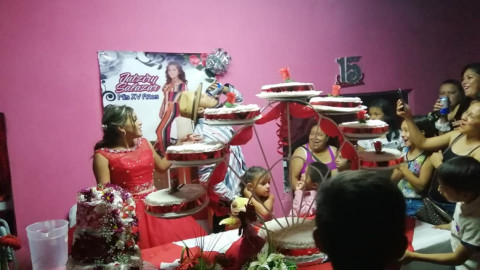 Miles festejaron a Jatziry en su día