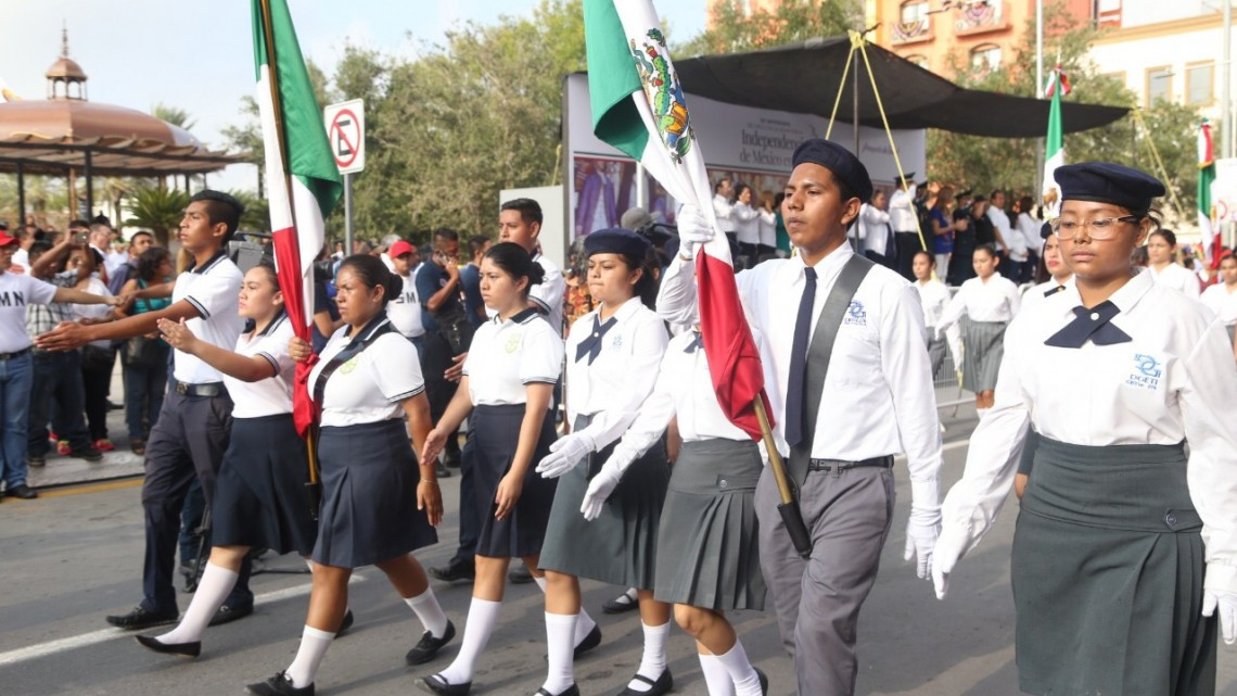 Conmemora Municipio con desfile 207 años de la Independencia de México