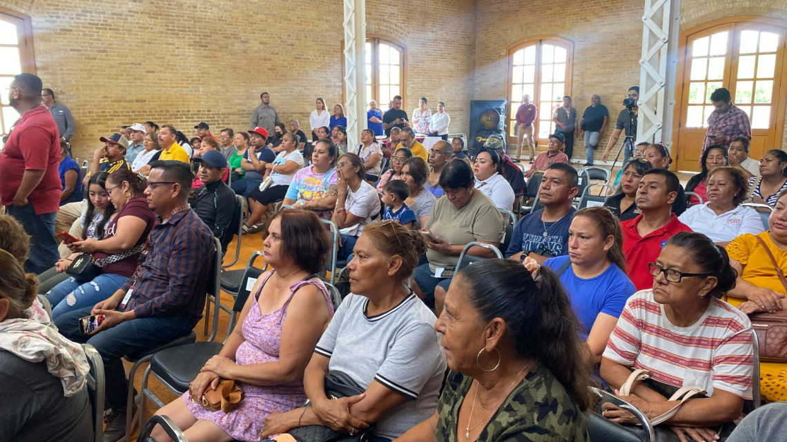 Entrega Cabildo 150 lentes