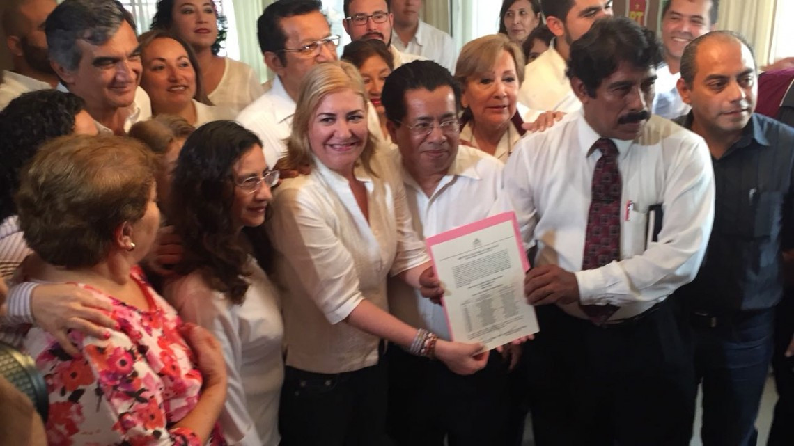 Recibe Rosa Muela constancia que la avala candidata de Morena a la alcaldía de Tampico