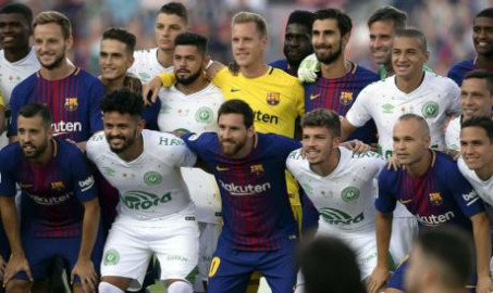 El Camp Nou rinde homenaje al Chapecoense