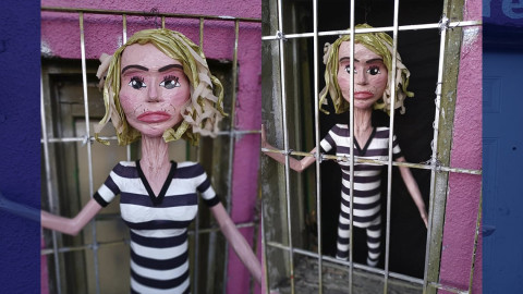  Crean piñatas inspiradas en Laura Bozzo y “Yosstop” con uniforme de reclusas 