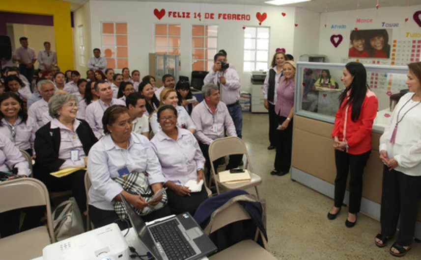 Capacitan sobre derechos humanos a personal del DIF Matamoros