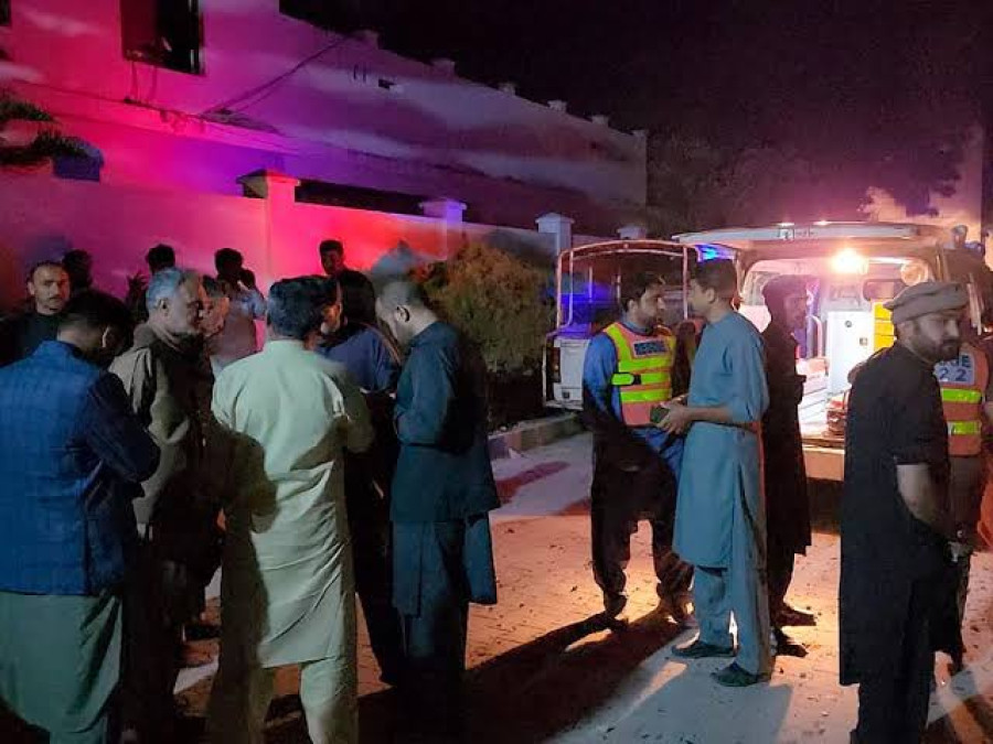 Explosiones en comisaría de Pakistán deja cinco muertos