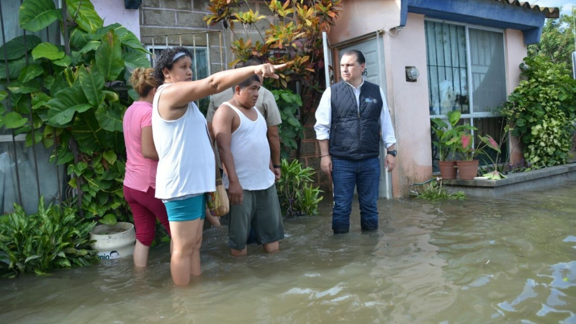 Atenderán comedores comunitarios a más de mil damnificados