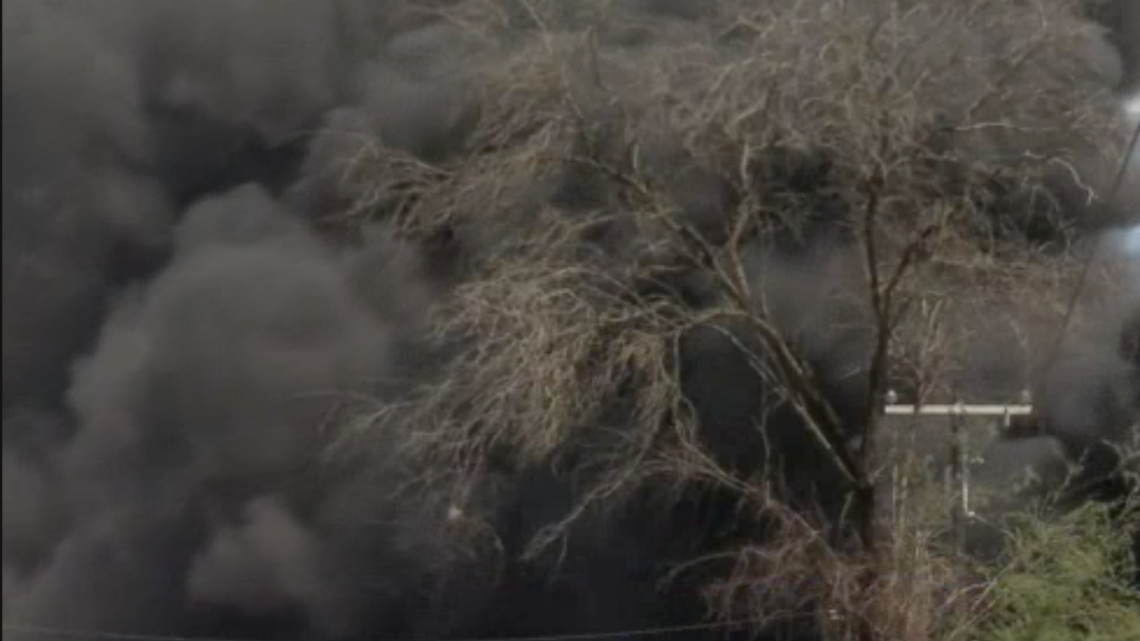 Se registra incendio de llantas en Mission