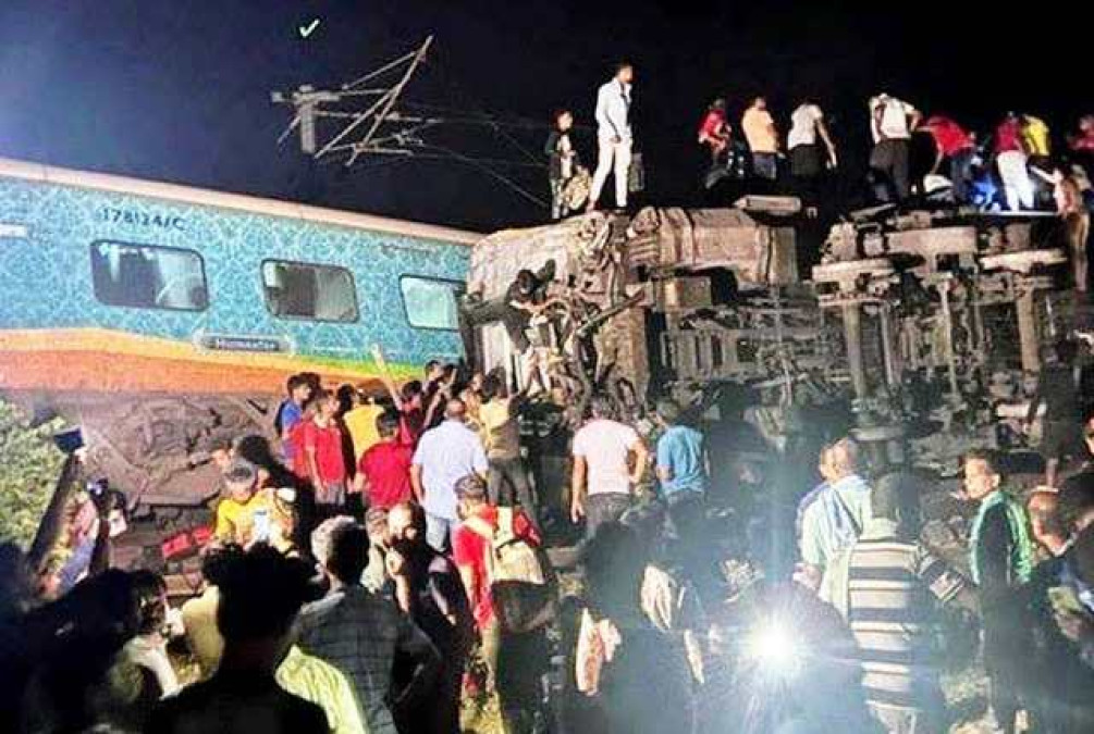 Al menos 30 muertos por choque de trenes en la India