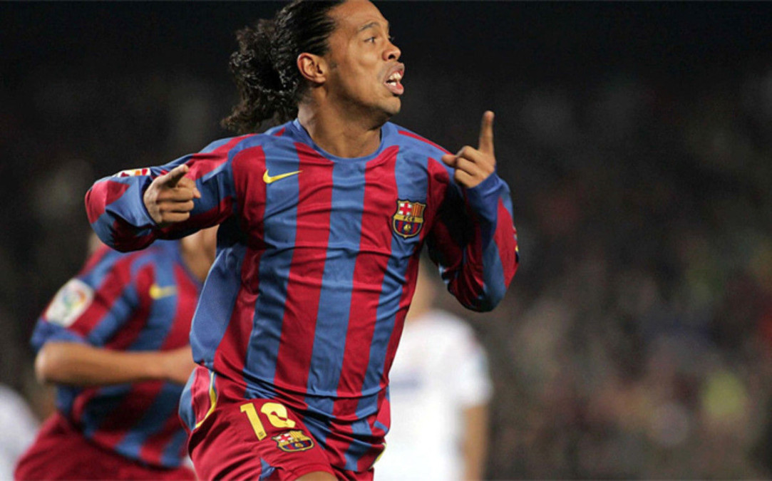 Nombran a Ronaldinho embajador del Barcelona a nivel mundial