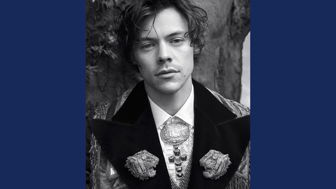 Harry Styles posa con animalitos para Gucci
