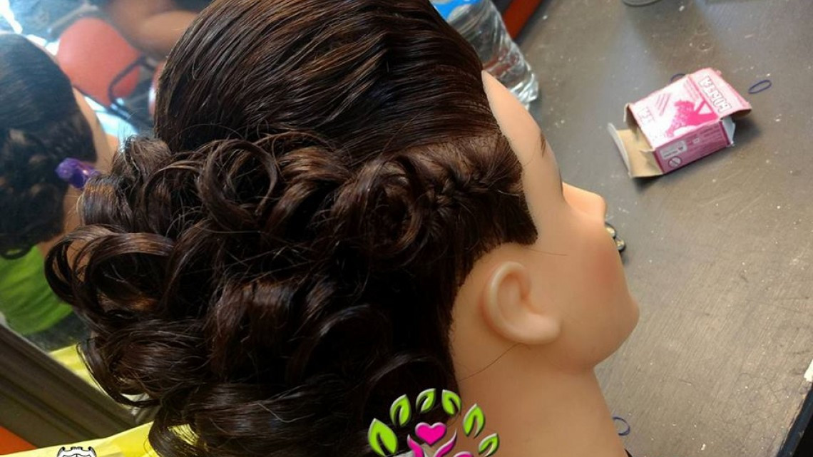 Mujeres del CEDIF se preparan para final de cursos