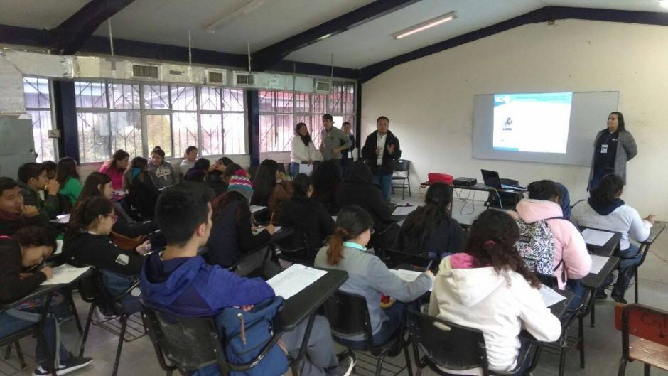 JT lleva plática “La depresión en la adolescencia”