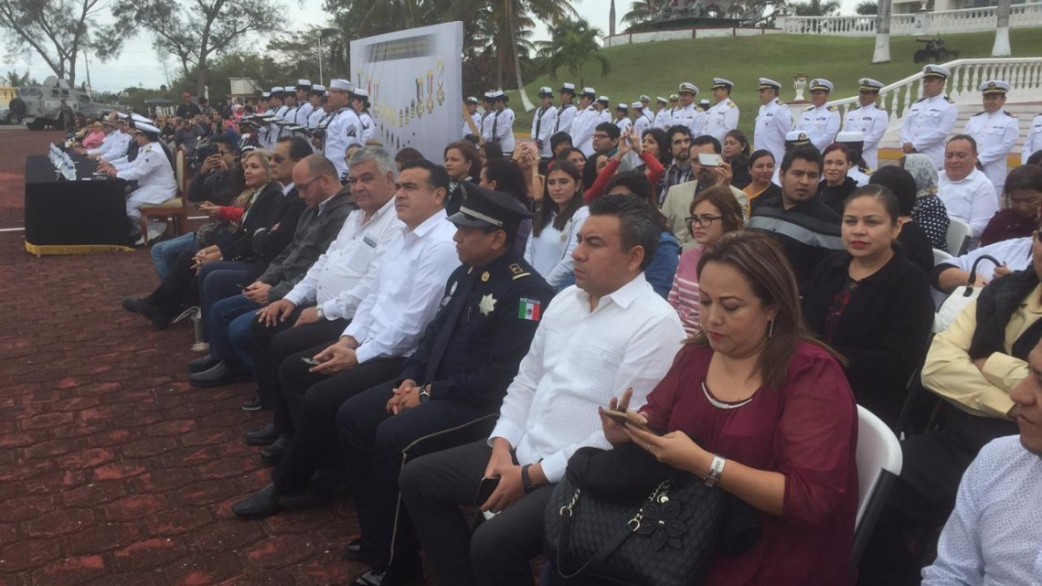Realizan ceremonia de ascensos e imposición de condecoraciones al personal naval