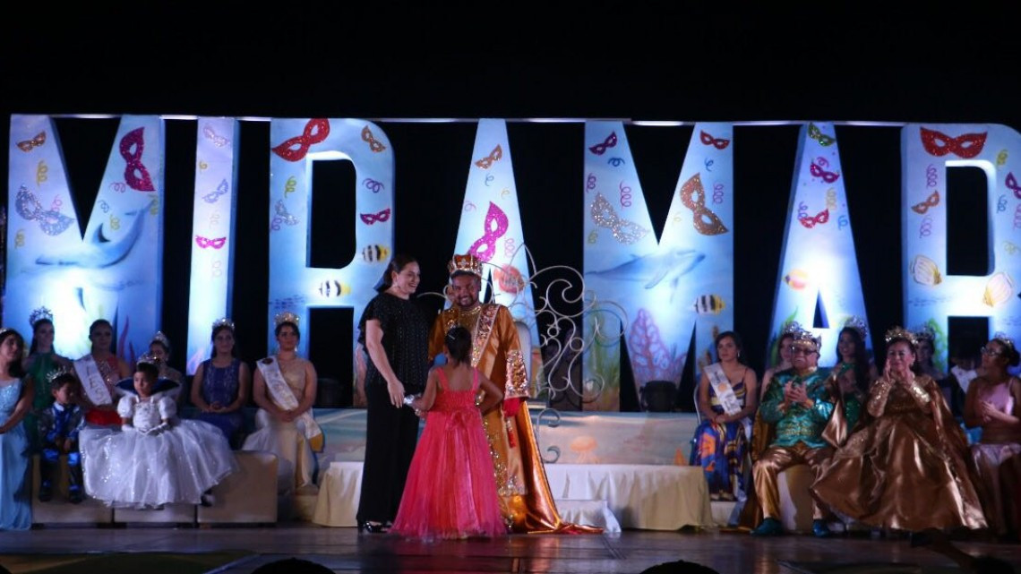 Coronan a los Reyes del Carnaval Playa Miramar 2018