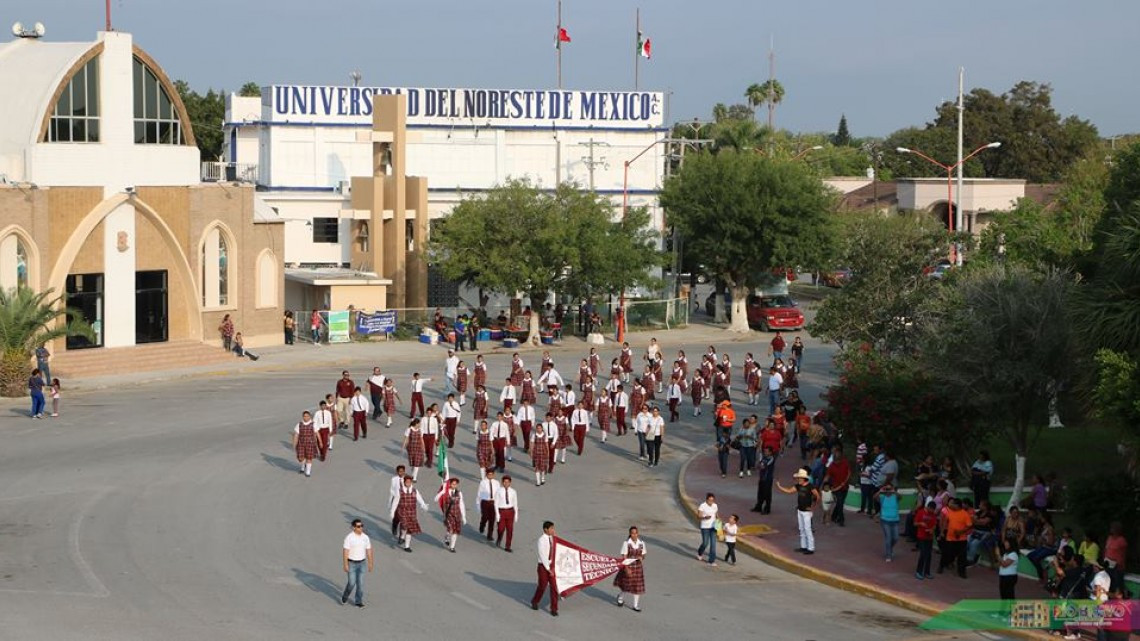 Ayuntamiento presente en desfile de independencia