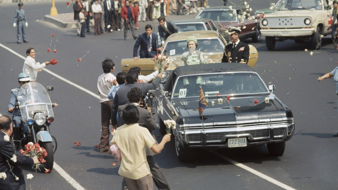 La Reina Isabel ll en México: así fueron sus dos visitas en nuestro país