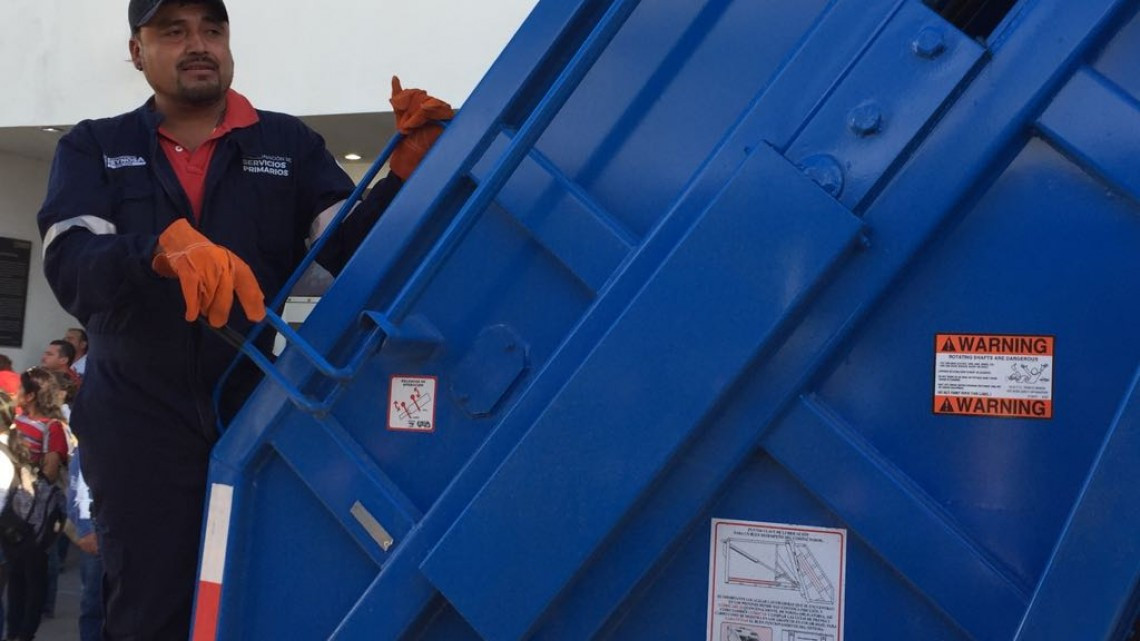 Pone Maki en operación 23 camiones nuevos de basura