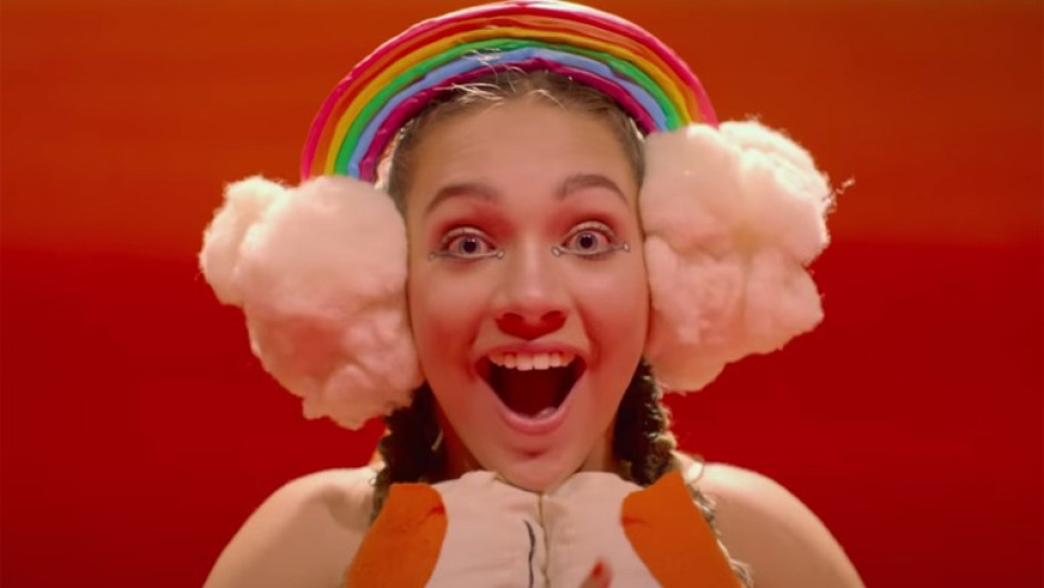 Sia regresa con su nueva canción “Together” 