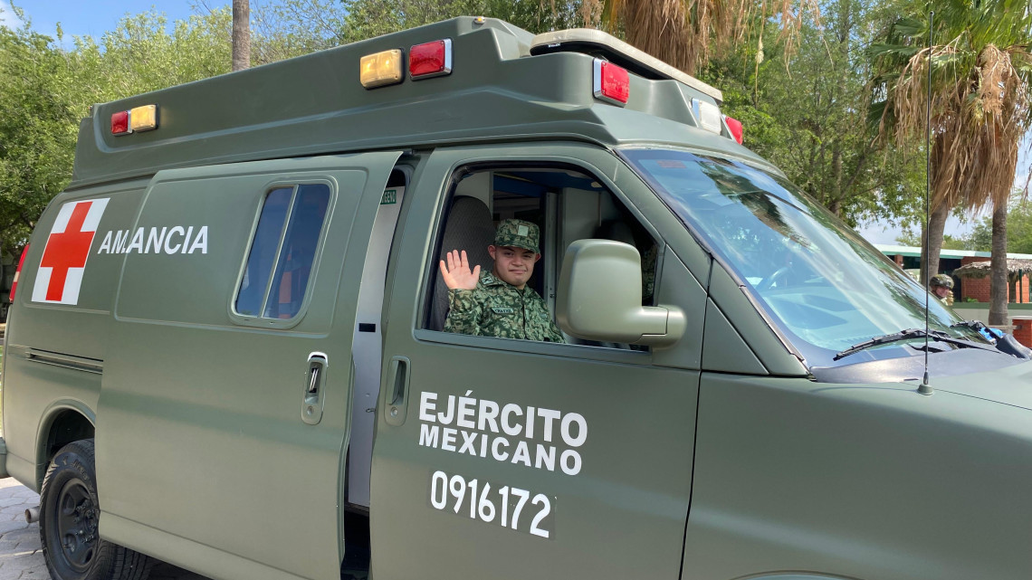 Es Gustavo soldado por un día 