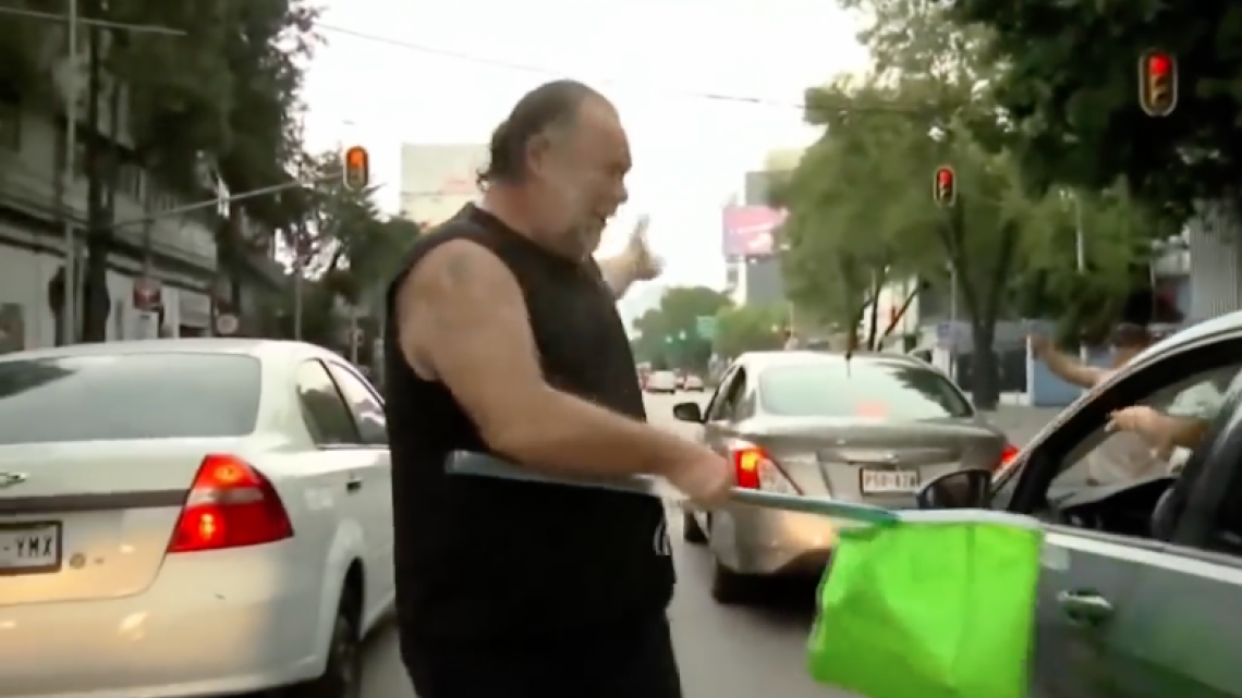 Jesús Ochoa sale a las calles para apoyar a artistas callejeros