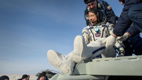 Astronauta Christina Koch impone récord