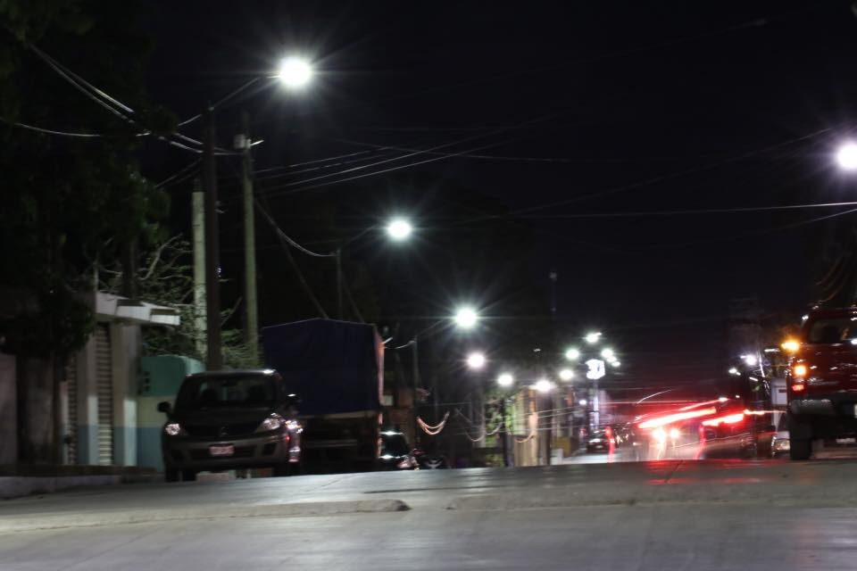 Inauguran circuito de alumbrado en las colonias México y las Américas