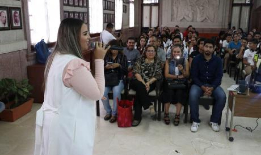 Ofrece dirección de Atención a la Juventud conferencia sobre el “Sexting”