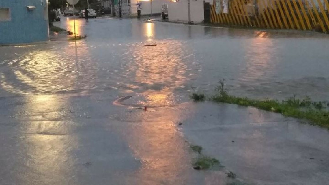 Lluvias provocan caos en calles de Reynosa