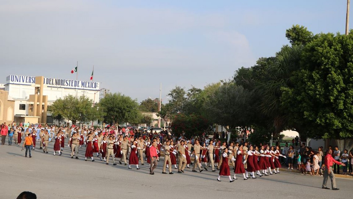 Ayuntamiento presente en desfile de independencia