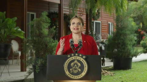Presidenta de Honduras lanza fuerte amenaza a EU si hace deportación masiva