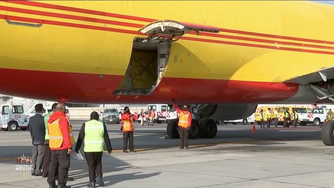 Llega primer embarque de la vacuna de Pfizer contra el covid-19  a México