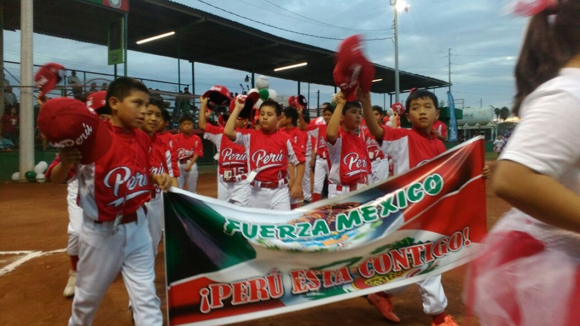 México vence por nocaut a Perú en su debut en CPB