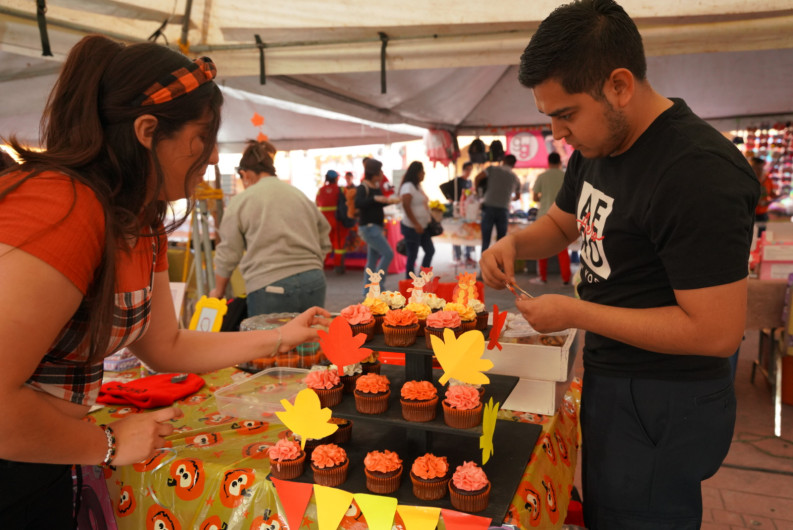 Disfruta ciudadania de colorido bazar 'cultura mexicana'