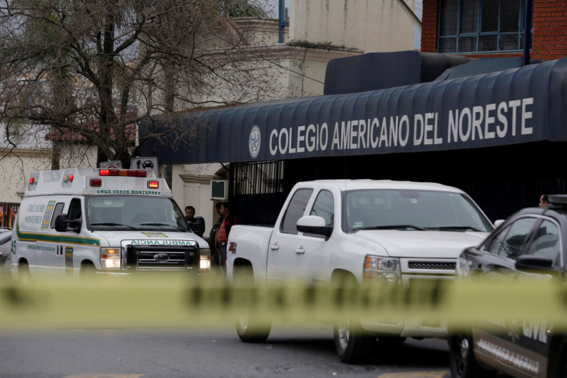 Dan de alta a adolescente herido en Colegio de Monterrey