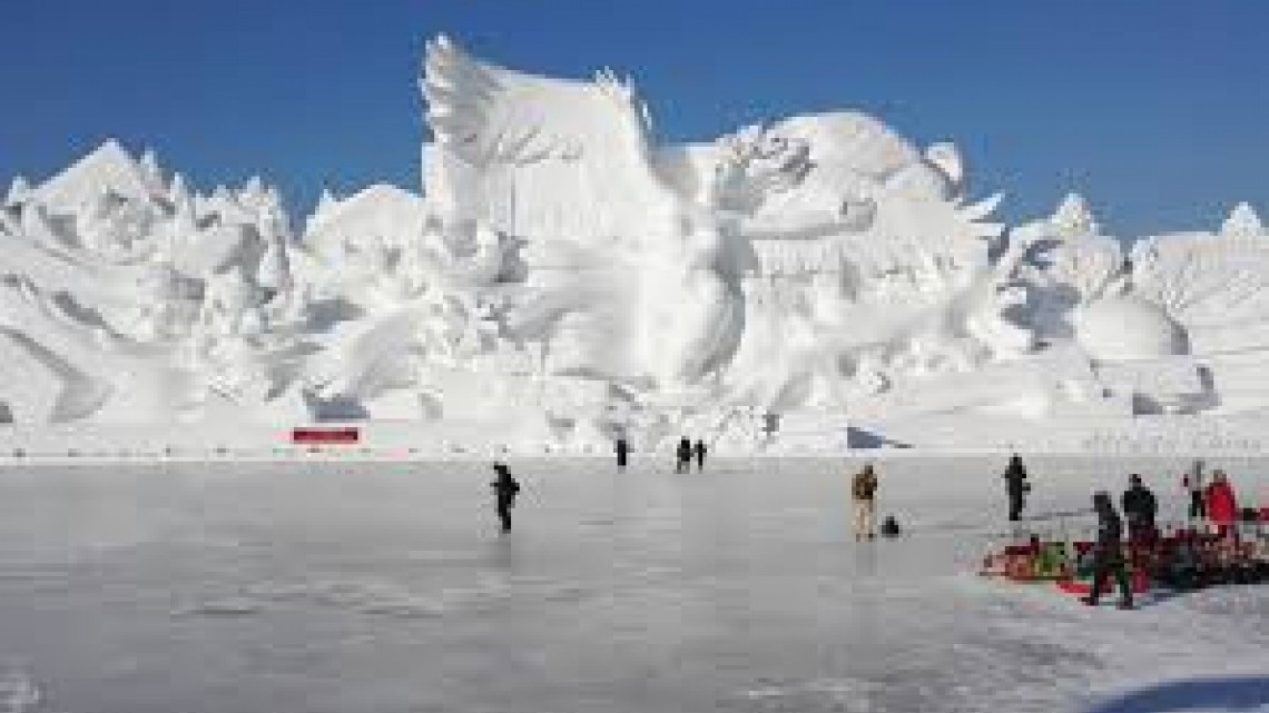 Celebran festival de la nieve en Japón, ¿Sin nieve?