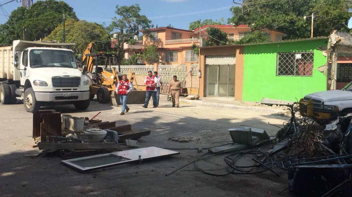 Demuelen construcción donde losa se vino abajo y mató a trabajador