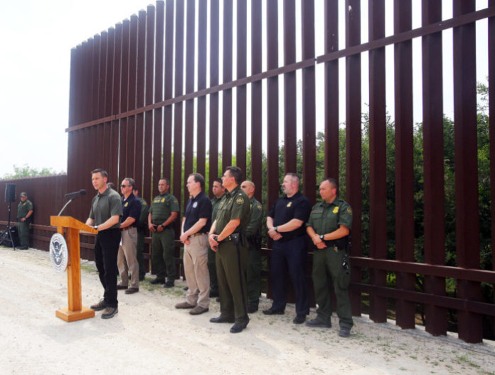 EU iniciará en agosto construcción de 3 millas de muro en Condado de Estrella