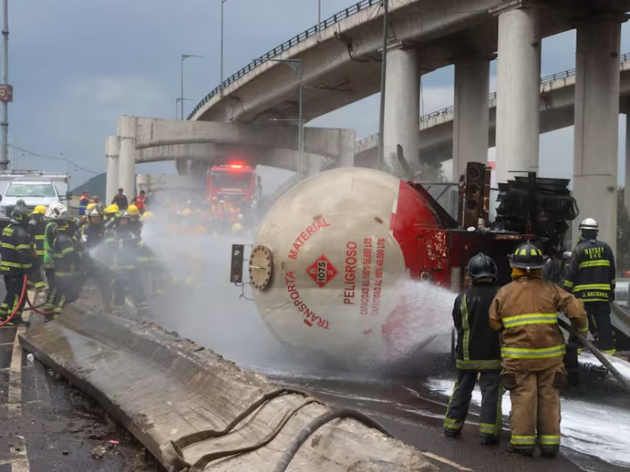 Sube a 32 el número de víctimas por explosión de pipa en Iztapalapa