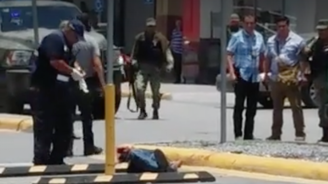 Persona herida al querer asaltar joyería