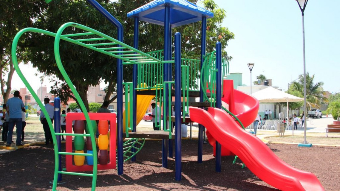 Andrés Zorrilla entrega espacios públicos en Madero