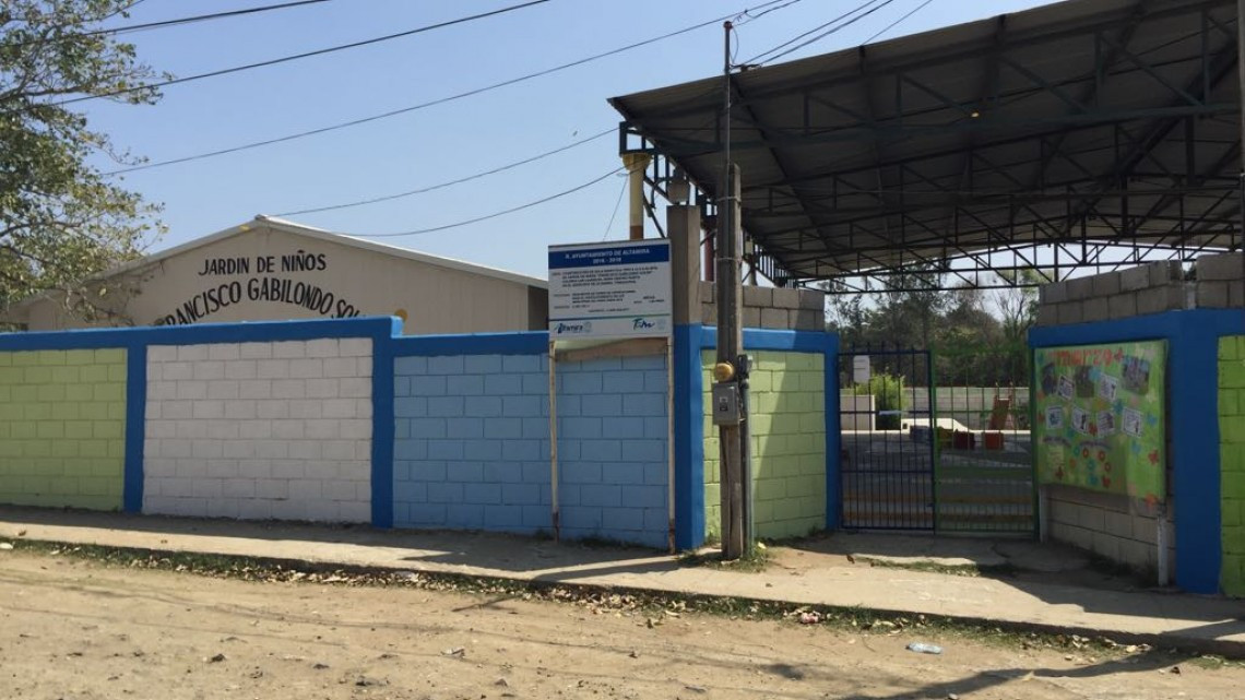 Roban en preescolar en Altamira