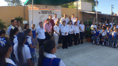 Entrega Alcaldesa un comedor más en escuela Felipe Garza