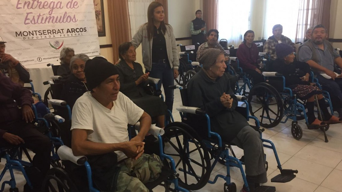 Entregan aparatos funcionales para discapacitados