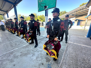 Encabeza titular de la SSPT entrega de libros, uniformes y útiles escolares en Miguel Alemán