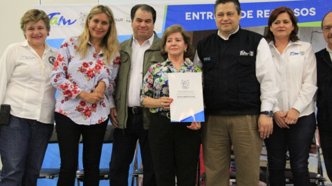 Entrega Unidos Por Reynosa cerca de 4 mdp en créditos